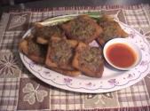 Thai Deep Fried Bread With Pork 